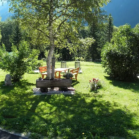 优瑞火富公寓 洛伊塔施